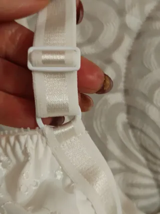 Reggiseno bianco con chiusura anteriore