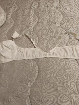 Reggiseno bianco con chiusura anteriore