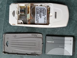 Teléfono Móvil Nokia 6100 Dorado/Plateado