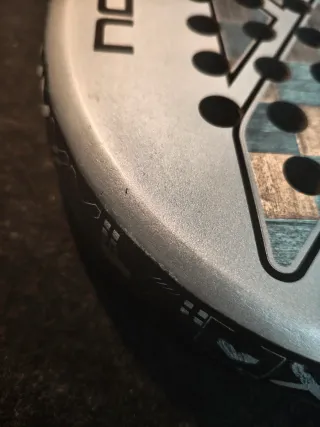 Pala de pádel NOX at10 genius 18k 2024