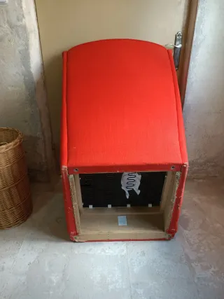 Sillón individual rojo de tela ESCUCHO OFERTAS