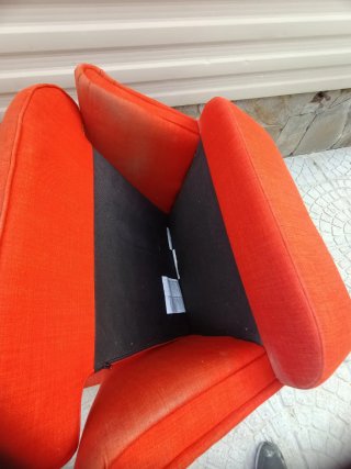 ¡REBAJAS! Sillón individual rojo de tela