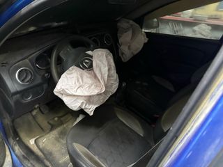 Dacia Sandero ( SOLO PIEZAS )