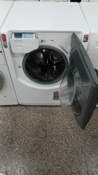 Lavadora Secadora marca Ariston
