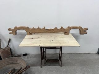 Yugo antiguo de madera