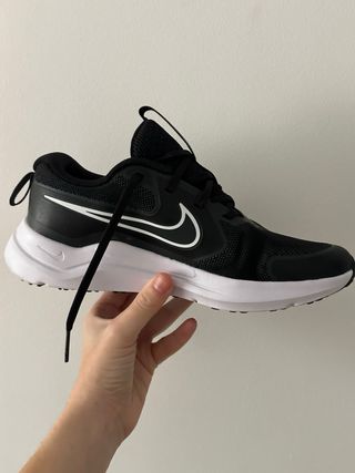 Zapatillas Nike Running Negras y Blancas