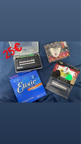 Pack Accesorios Guitarra: Afinador, Púas, Cuerdas