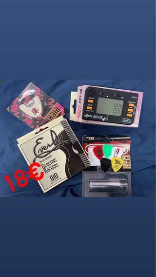 Pack Accesorios Guitarra: Afinador, Púas, Cuerdas