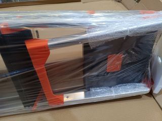 SONGMICS Escalera de 6 Peldaños, Escalera de Aluminio con Peldaños de 12 cm de Profundo, Plegable, Bandeja y Pies Antideslizantes, Carga de 150 kg, Negro y Naranja GLT06BK