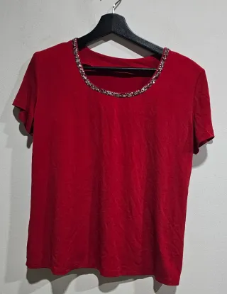 Jersey rojo con pedrería