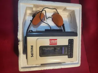 Philips D6541 AM-FM Personal Stereo Cassette Playe