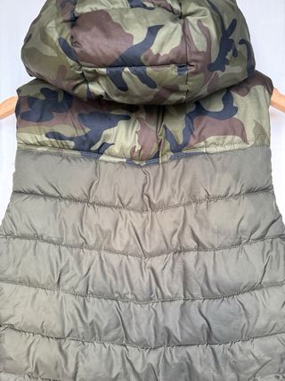 Chaleco acolchado Zara camuflaje