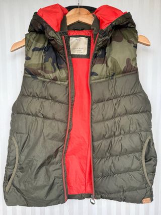Chaleco acolchado Zara camuflaje