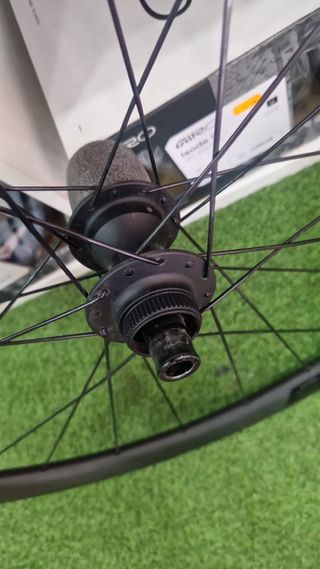 Juego de ruedas de carretera Bontrager Aeolus 35