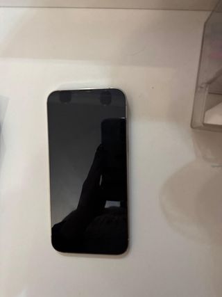 iPhone 13 Pro Max Blanco y Negro. batería 85%