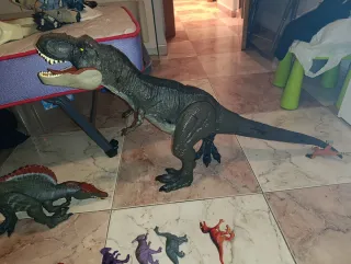 Lote de dinosaurios y dragon