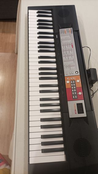 Piano Yamaha PSR F50