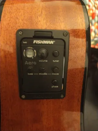 Guitarra electroacústica Fender CD140SCE