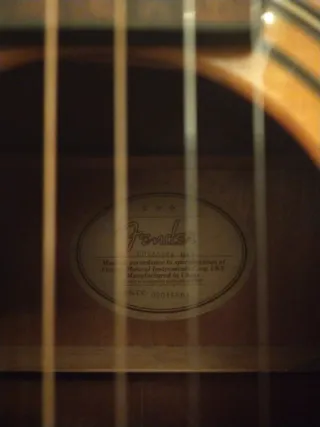 Guitarra electroacústica Fender CD140SCE