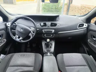 Renault Grand Scenic 2013