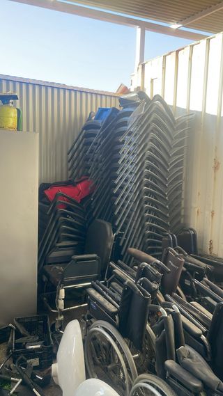 45 Sillas Metálicas Apilables