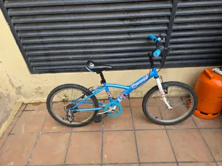 Bicicleta infantil azul Decathlon