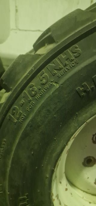 Neumáticos con llanta 12/16.5 para minicargadora