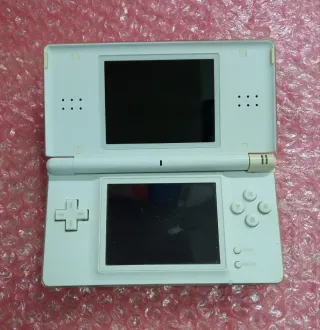 NINTENDO DS LITE