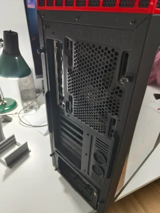 Caja PC NZXT H440W Negra y Roja