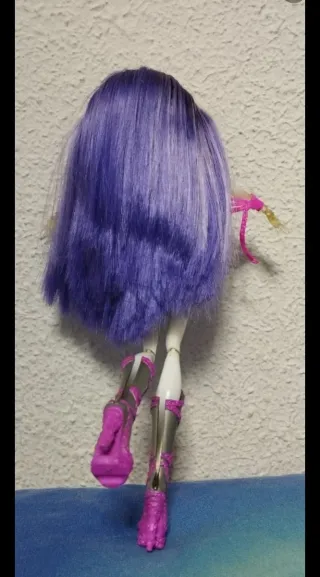 Monster High Spectra G1 Vondergeist Muñeca