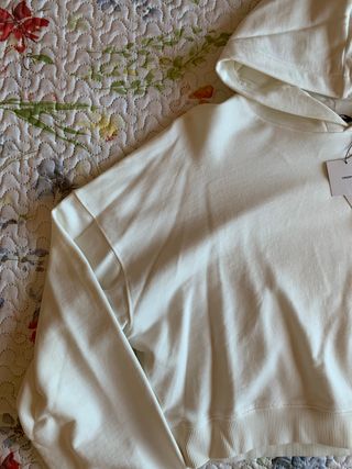 Zara “Cropped Hoodie” White (T. S-M)