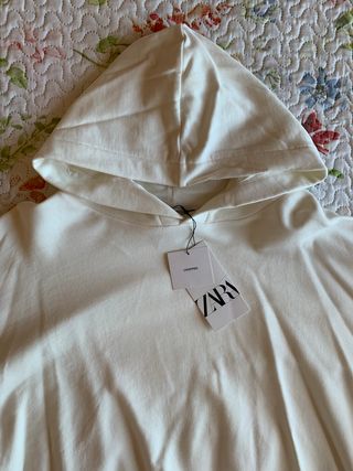 Zara “Cropped Hoodie” White (T. S-M)