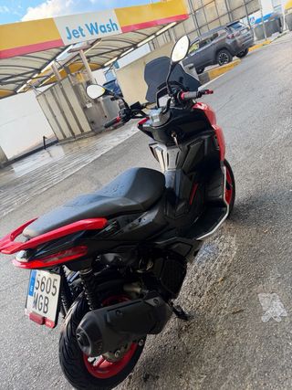 Aprilia SR GT 200
