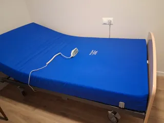 CAMA ARTICULADA ELÉCTRICA Y COLCHÓN (105x190)