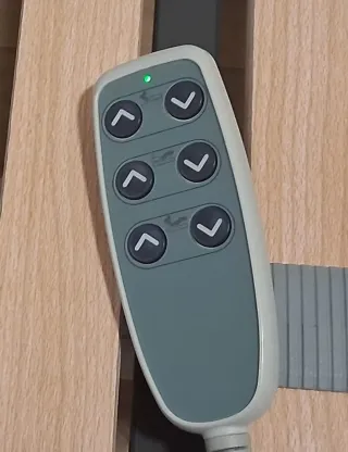 CAMA ARTICULADA ELÉCTRICA Y COLCHÓN (105x190)