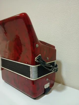 Fisarmonica 40 Bassi Rosso