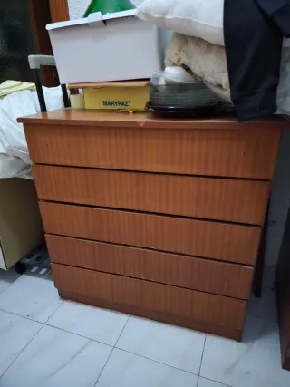 Cajonera de madera con 5 cajones