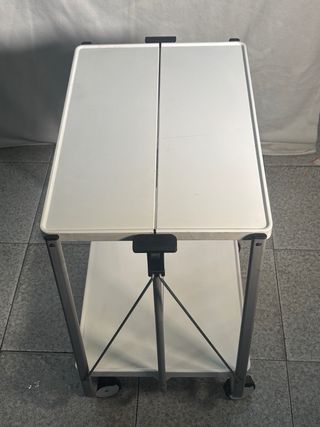 Mesa plegable metálica blanca
