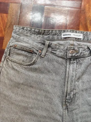 Pantalón vaquero Bershka skater fit talla 42 jeans