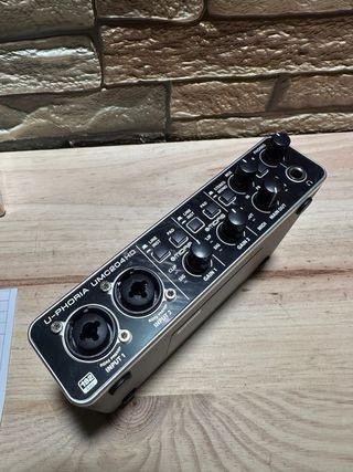 Behringer U-PHORIA Interfaz de Audio UMC204HD