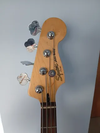 Bajo Squier Jazz Bass Classic Vibe '60