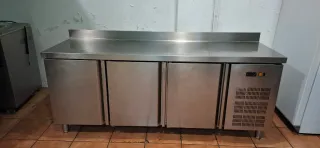 Bajo mostrador 3 puertas