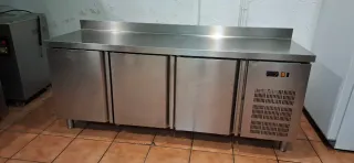 Bajo mostrador 3 puertas