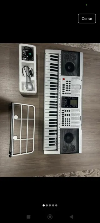 Teclado electrónico 5 octavas casi nuevo