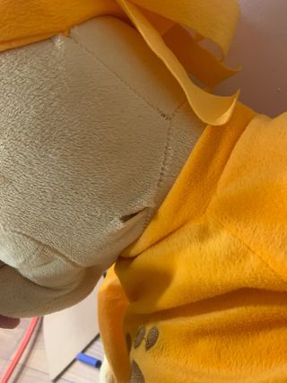 Oso de peluche amarillo