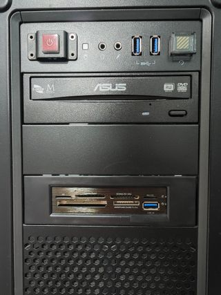 PC Intel i7 16GB DDR4 Corsair Negro. REBAJADO