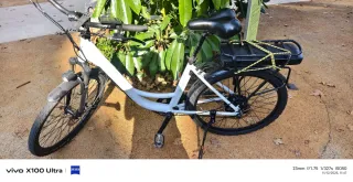 Bicicleta Eléctrica Blanca