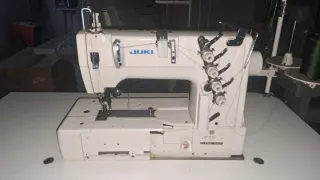 Lote de máquinas de coser industriales