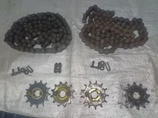 Piñón y cadena Derbi Variant