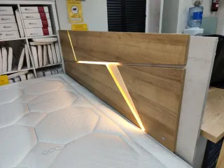 Cabezal de cama con LED